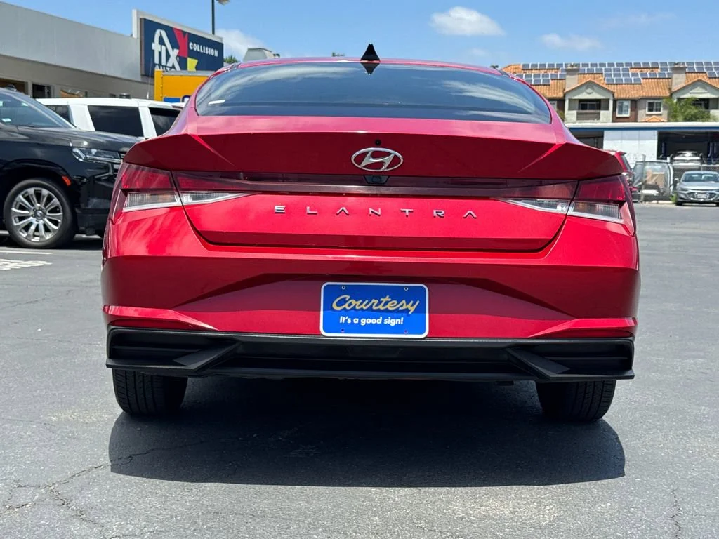 Used 2023 Red Hyundai SEL image 11