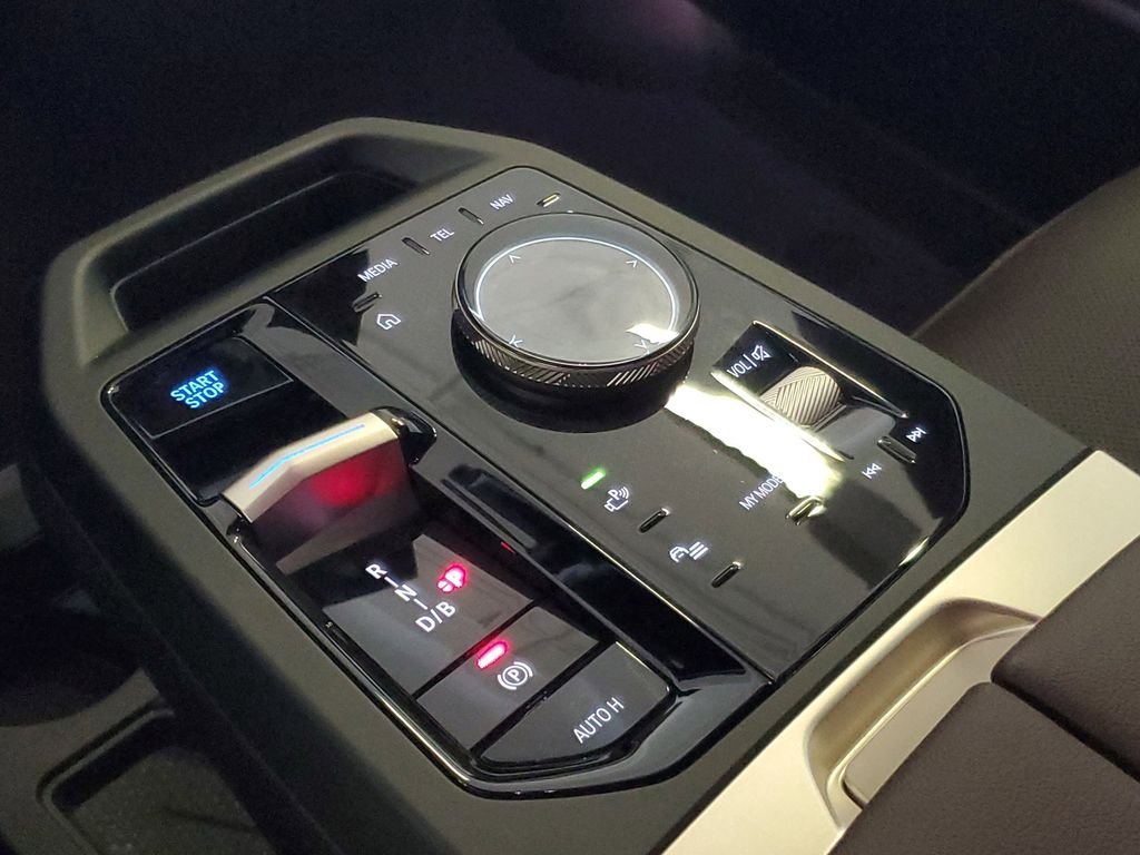 2026 BMW iX 60 - Photo 23