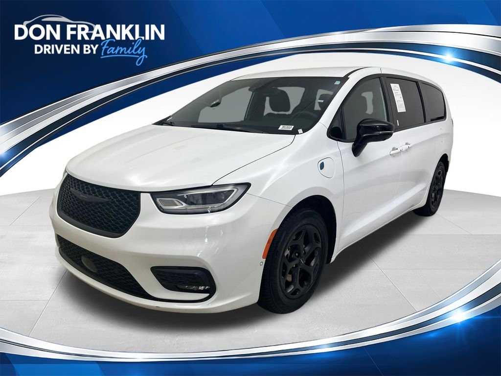 Used 2024 White Chrysler Select S Appearance image 1