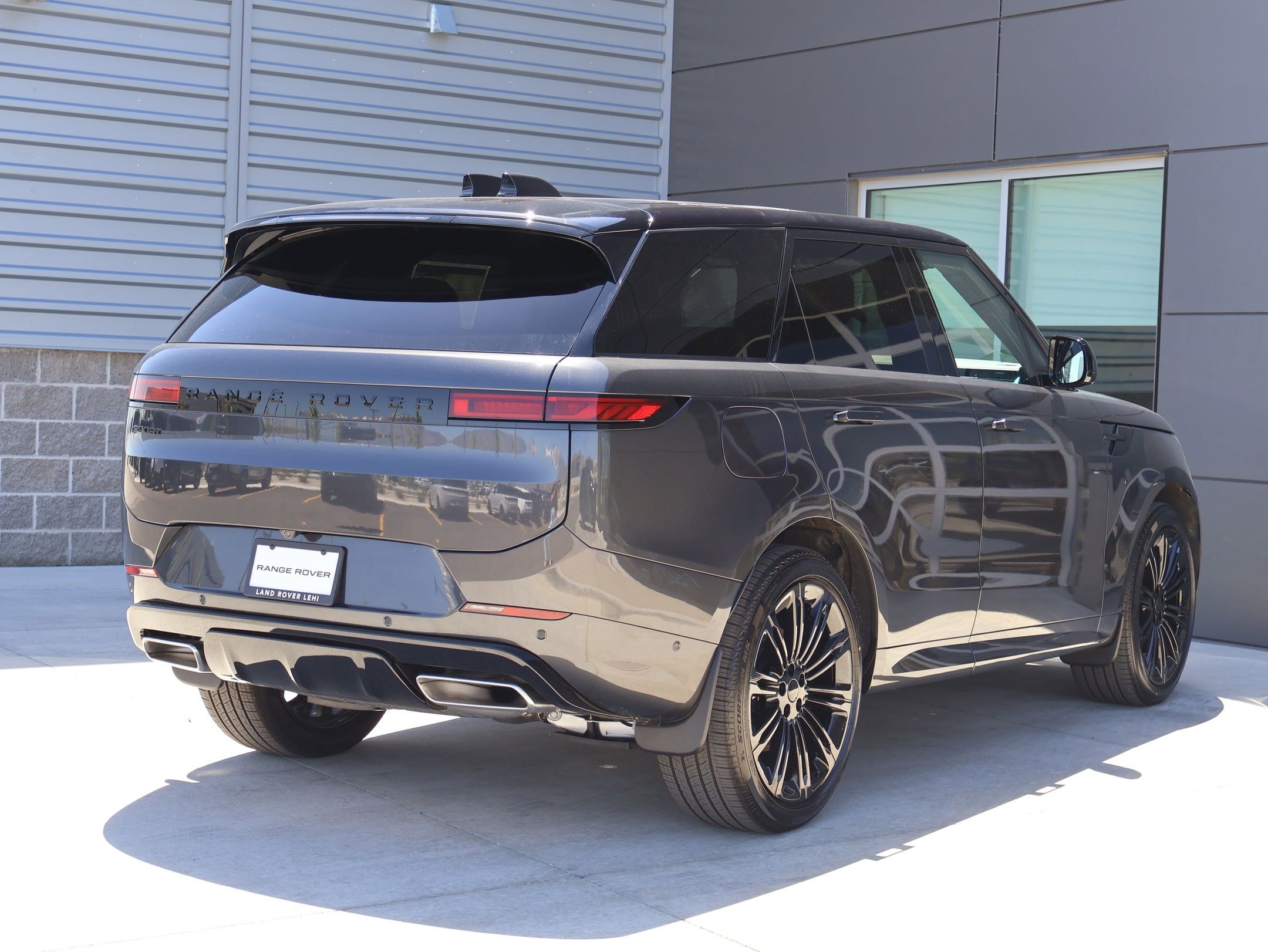 New 2026 Carpathian Grey LAND ROVER P400 Dynamic SE image 5