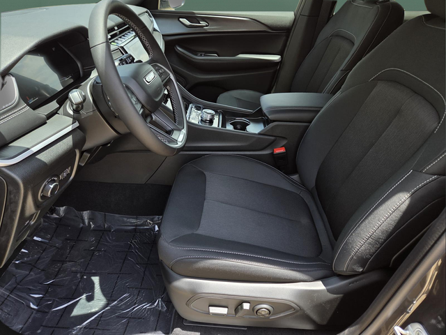 New 2026 Baltic Gray Metallic Clearcoat Jeep Laredo X image 17