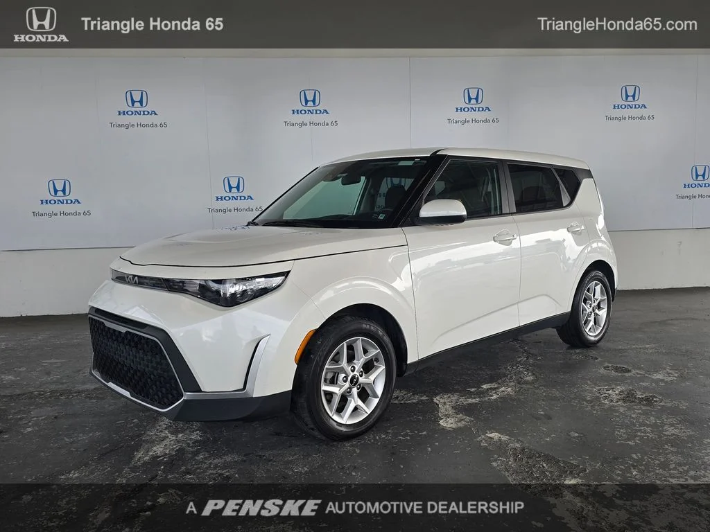 2025 Kia Soul 2.0L LX IVT's photo