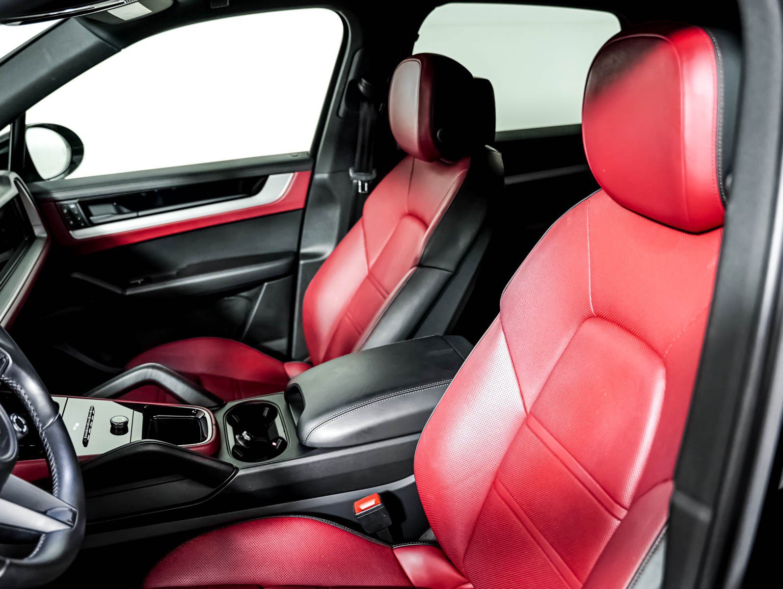 Certified Used 2024 Black Porsche  image 5