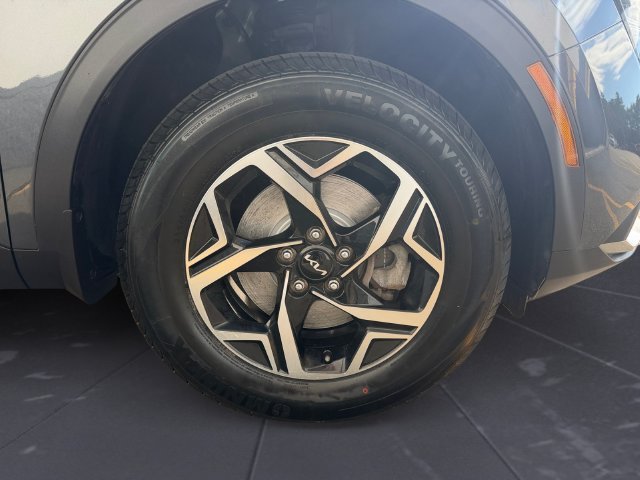 Certified Used 2024 Gray Kia LX image 43