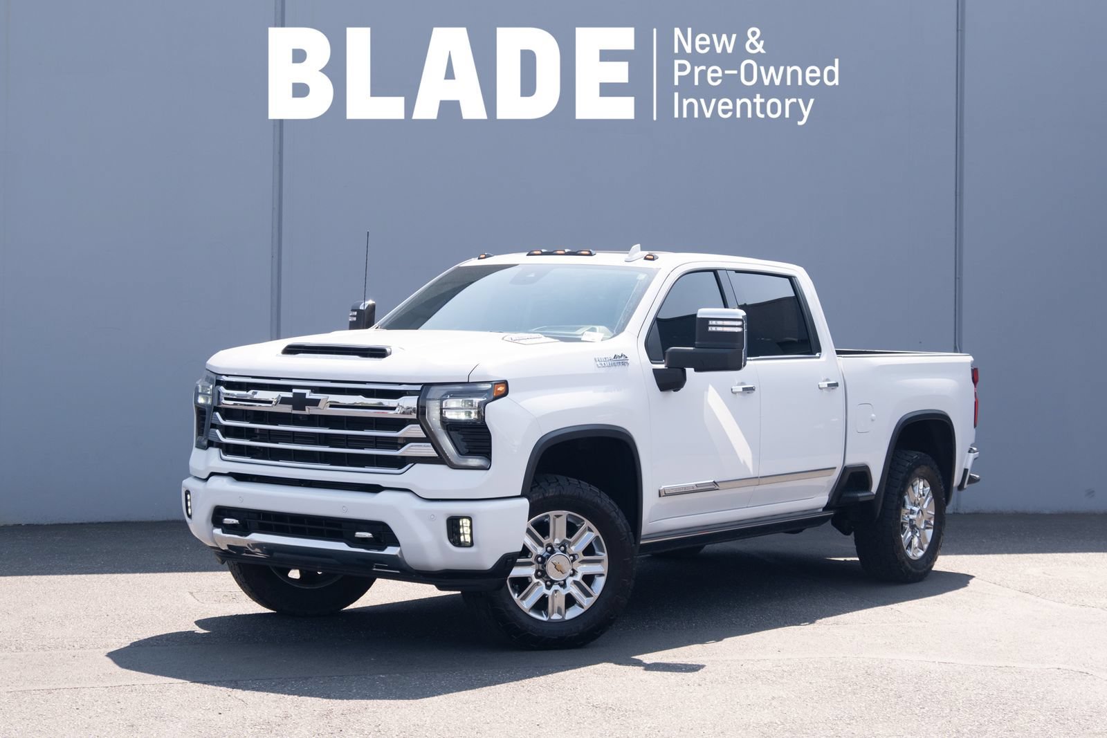 Summit White 2024 Chevrolet Silverado 2500HD Pickup Truck Four-Wheel Drive 