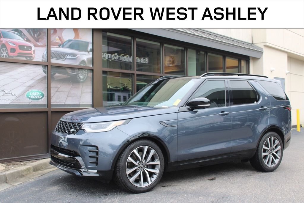 Used 2025 Blue Land Rover Dynamic SE image 1