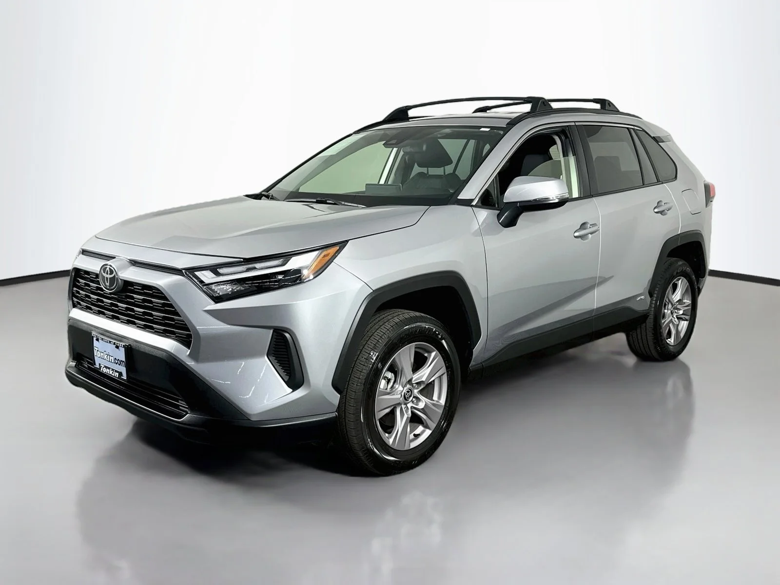 Certified Used 2025 Silver Toyota XLE image 3