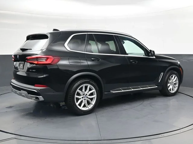 Used 2023 Black BMW xDrive40i image 4
