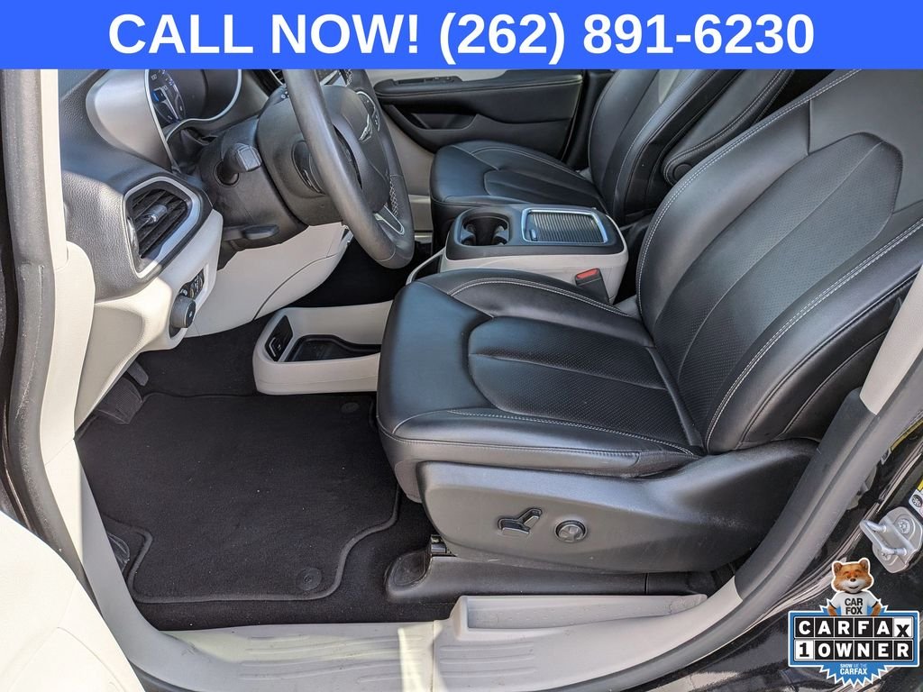 2024 Chrysler Pacifica Touring L - Photo 11