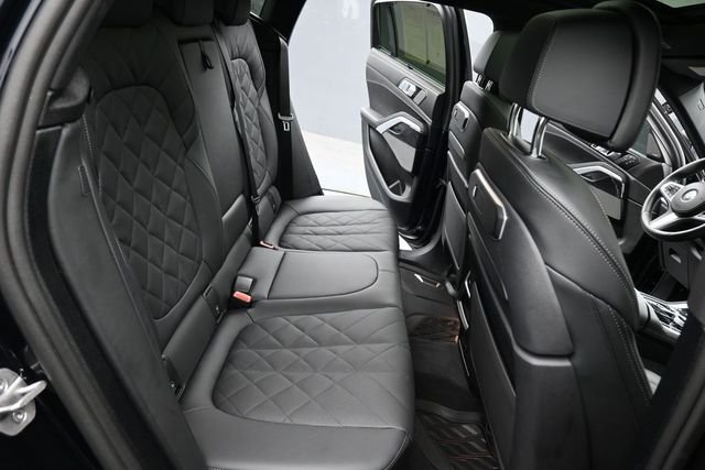 Used 2026 Black BMW xDrive40i image 29