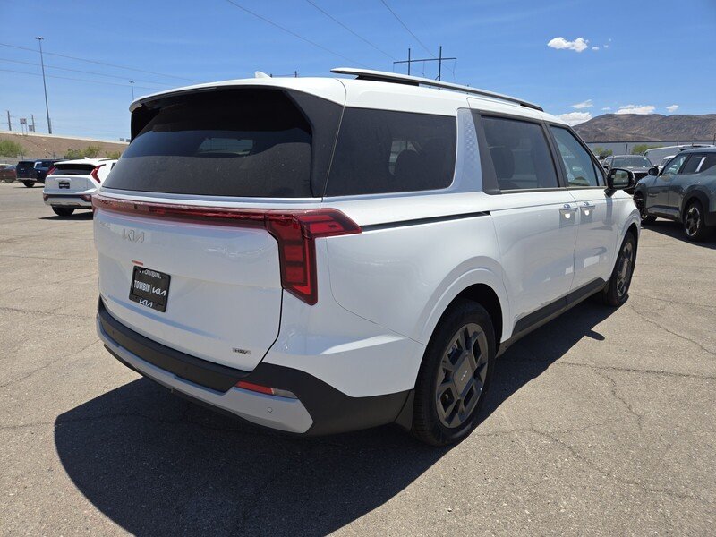 New 2026 Snow White Pearl Kia EX image 3