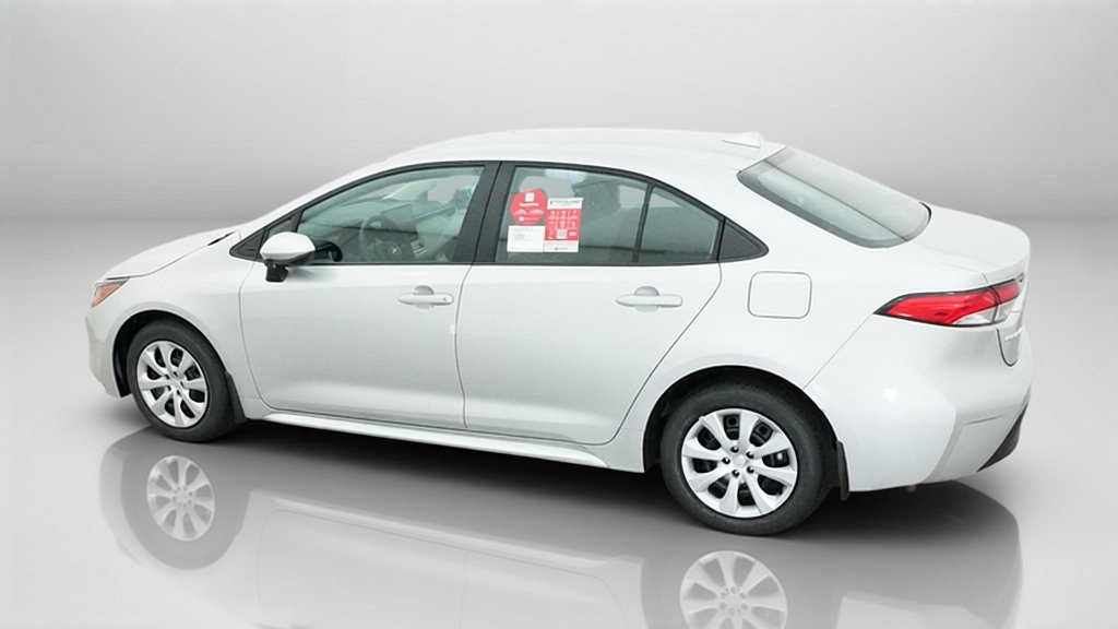 New 2027 Classic Silver Metallic Toyota LE image 15