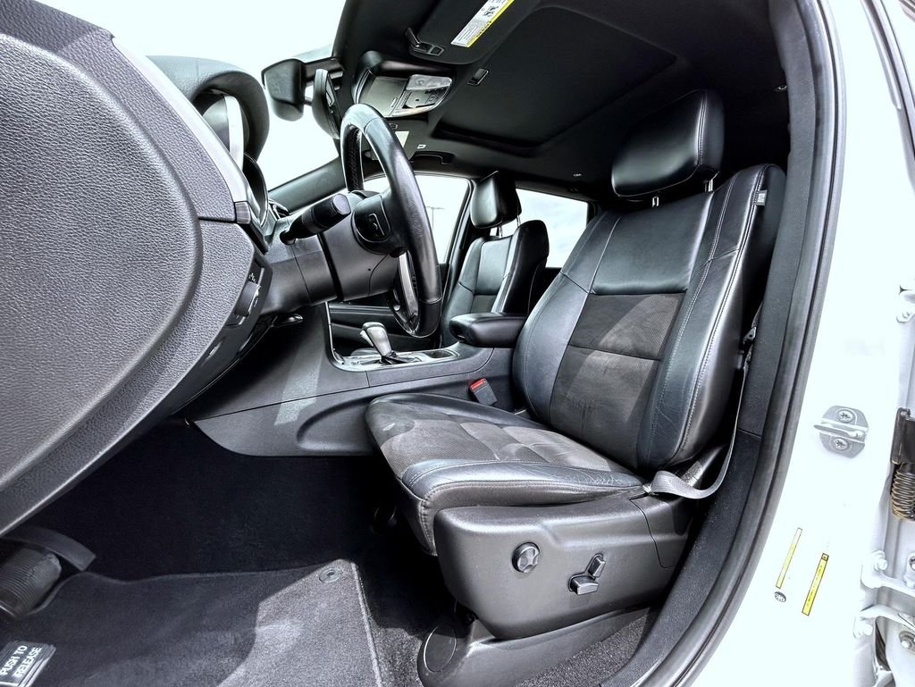 Used 2019 White Jeep Altitude image 11