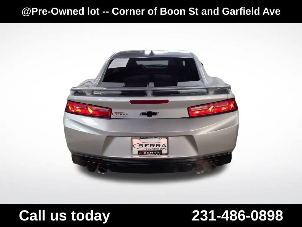 Used 2016  Chevrolet 2LT image 4