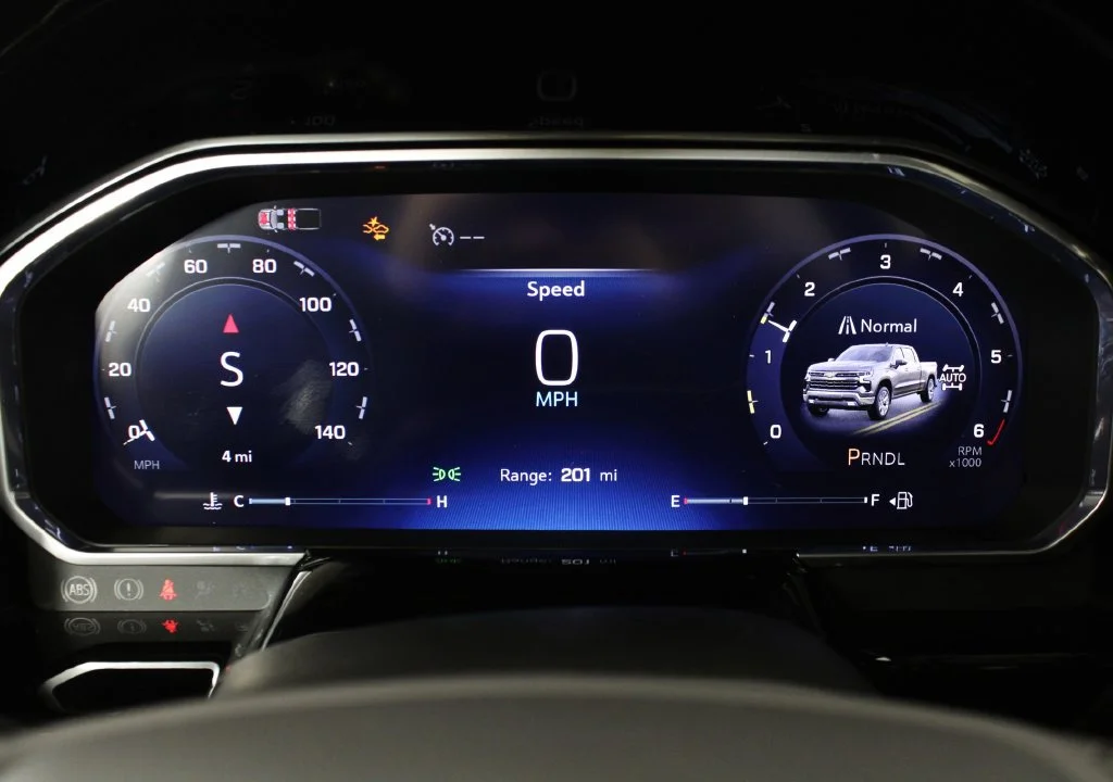 New 2026 Summit White Chevrolet LT (2FL) image 25