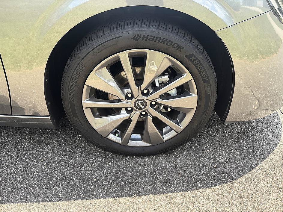 Certified Used 2026 Gun Metallic Nissan SL image 11