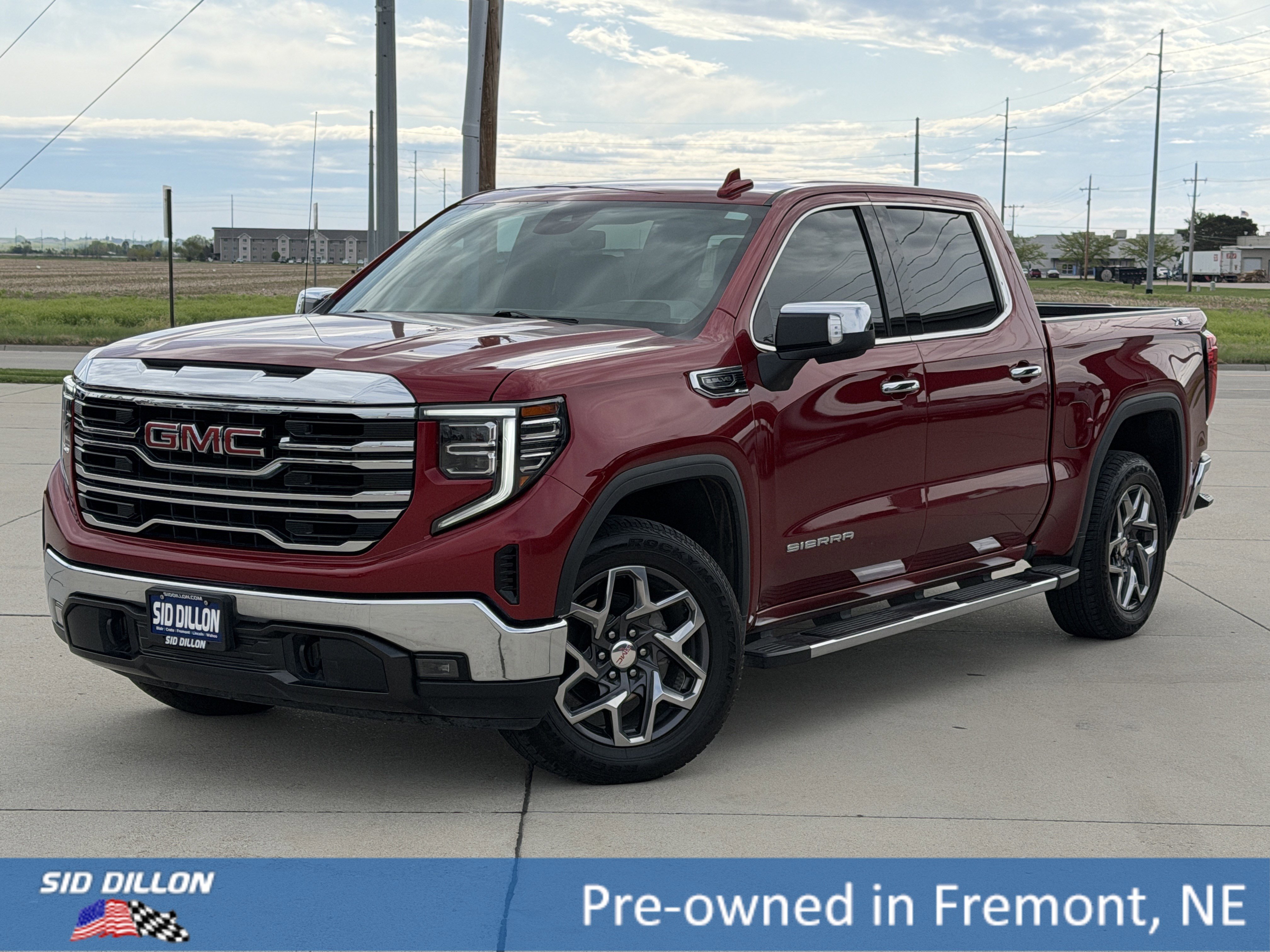 2023 GMC Sierra 4WD Crew Cab Short Box SLT's photo