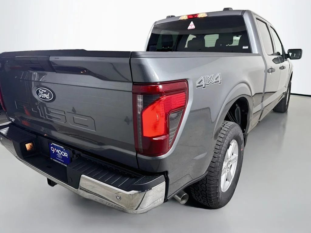 New 2026 Carbonized Gray Metallic Ford XLT image 7