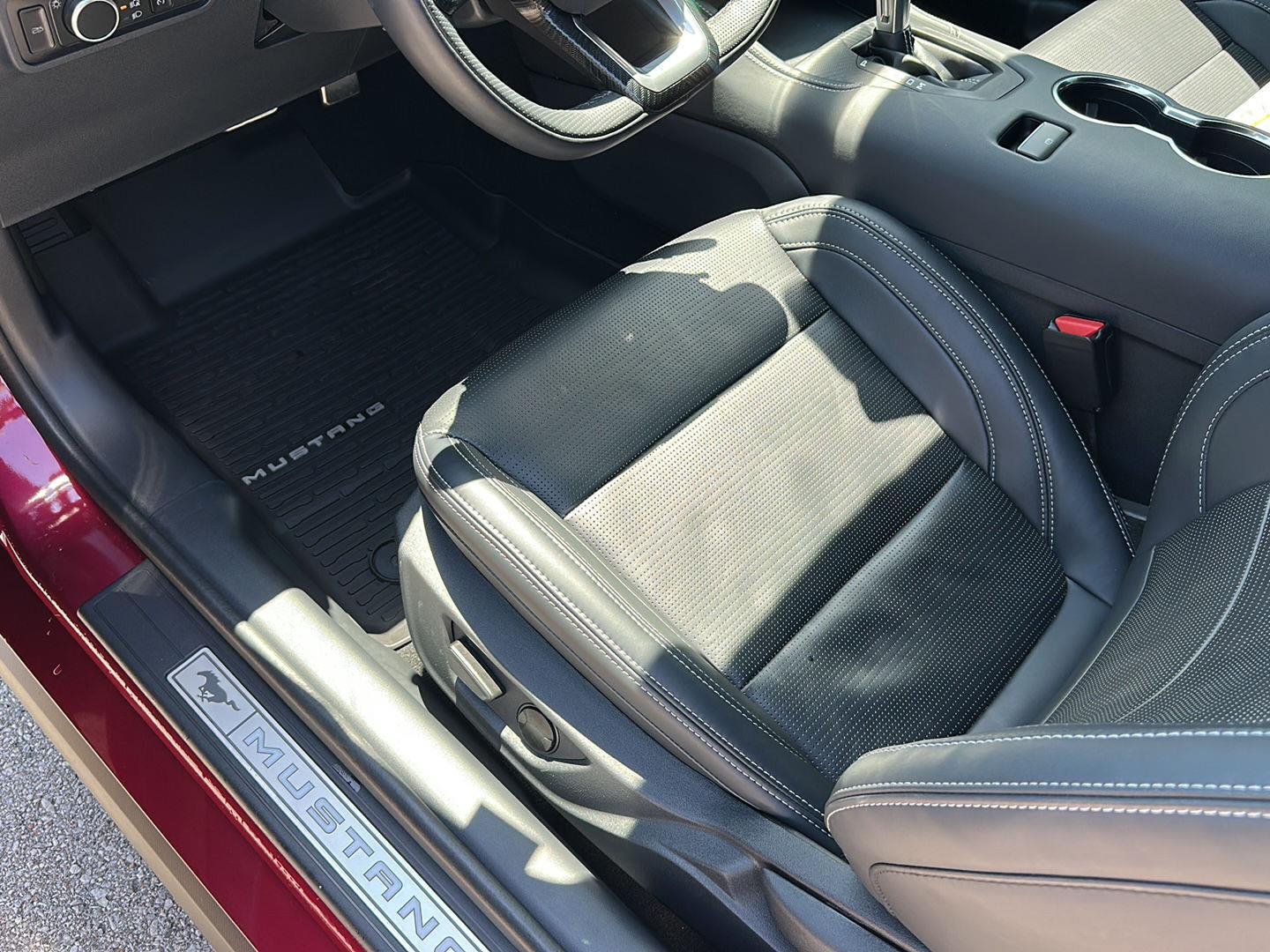 Certified Used 2025 Molten Ford GT Premium image 10