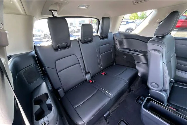 New 2026 Nissan Pathfinder SL 4D Sport Utility