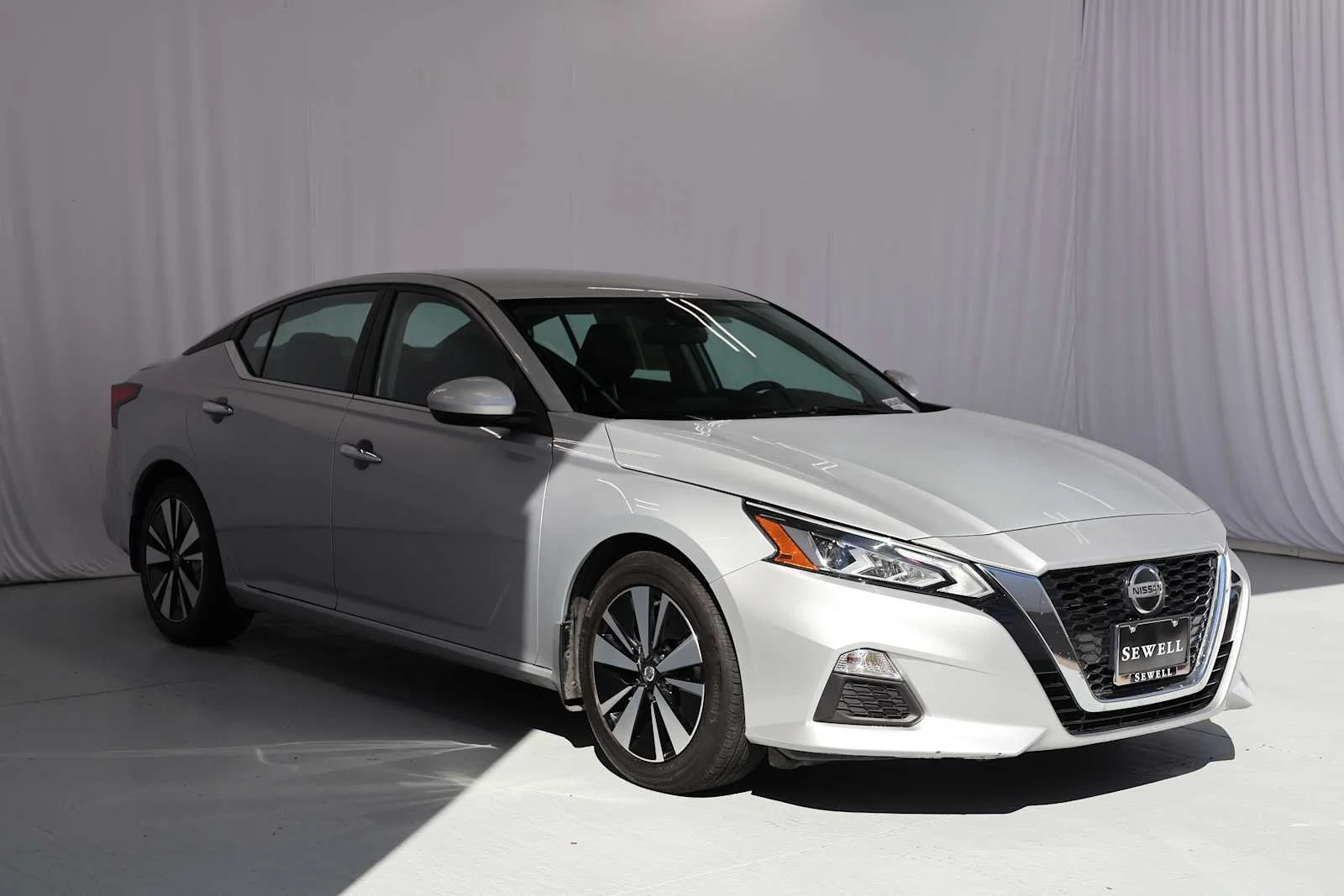 Used 2022 Brilliant Silver Metallic Nissan 2.5 SV image 3