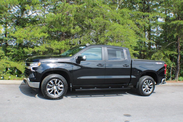 Used 2022 Black Chevrolet LT (2FL) image 4