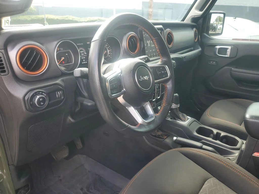 Used 2023 Green Jeep Mojave image 9