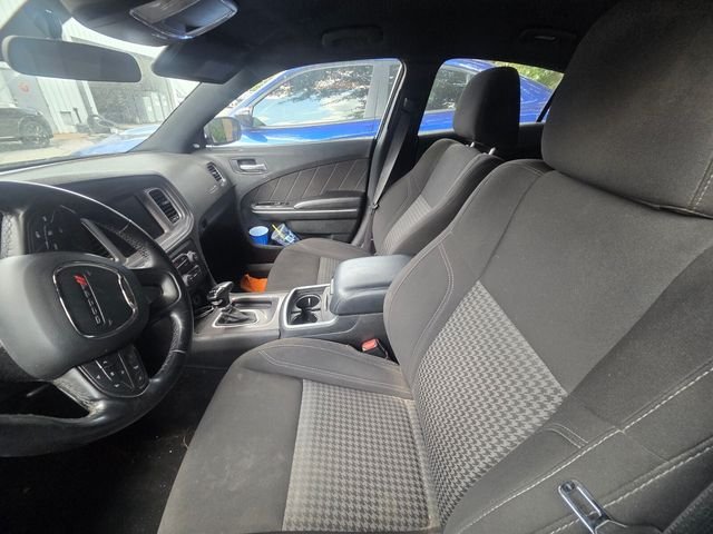 Used 2023 Gray Dodge SXT image 3