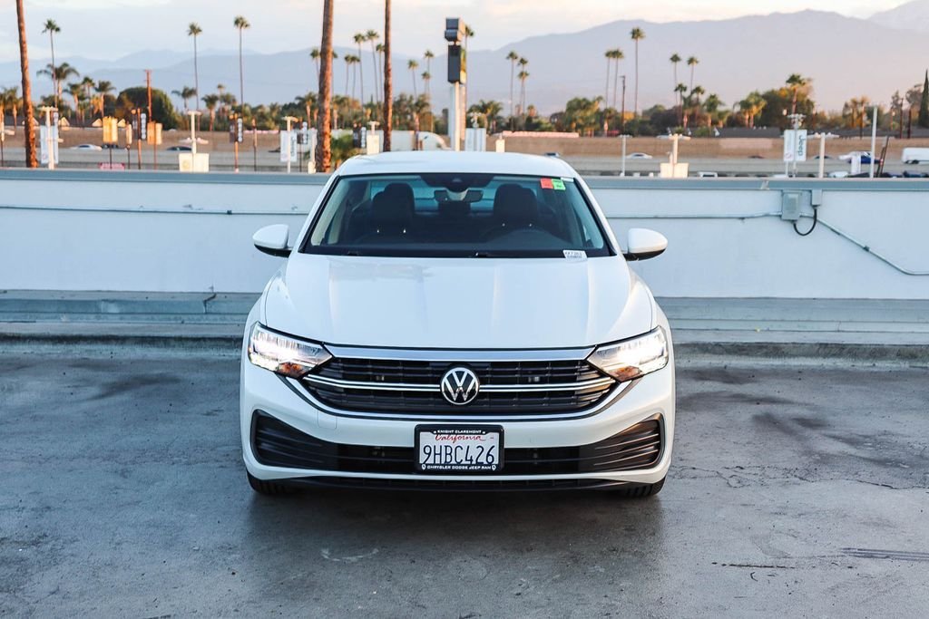 Used 2023 Opal White Pearl Volkswagen 1.5T SE image 3