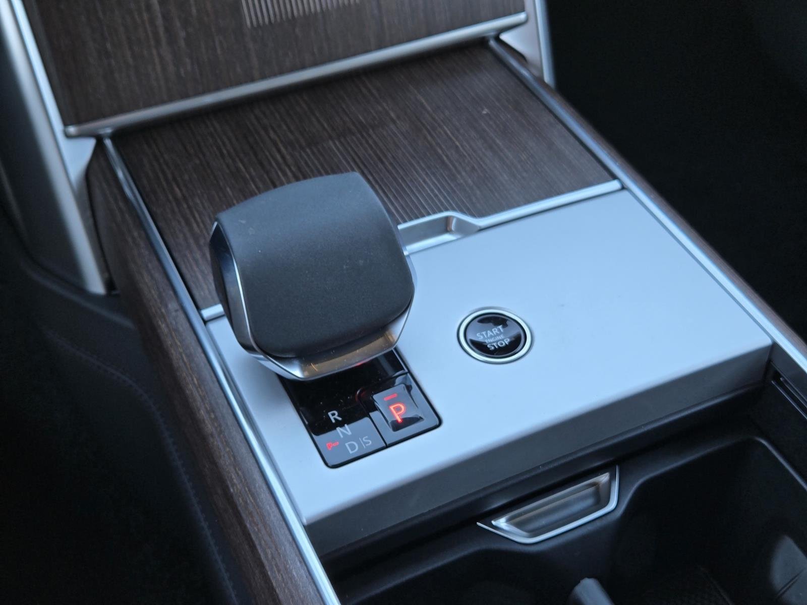 New 2026 Santorini Black LAND ROVER  image 15