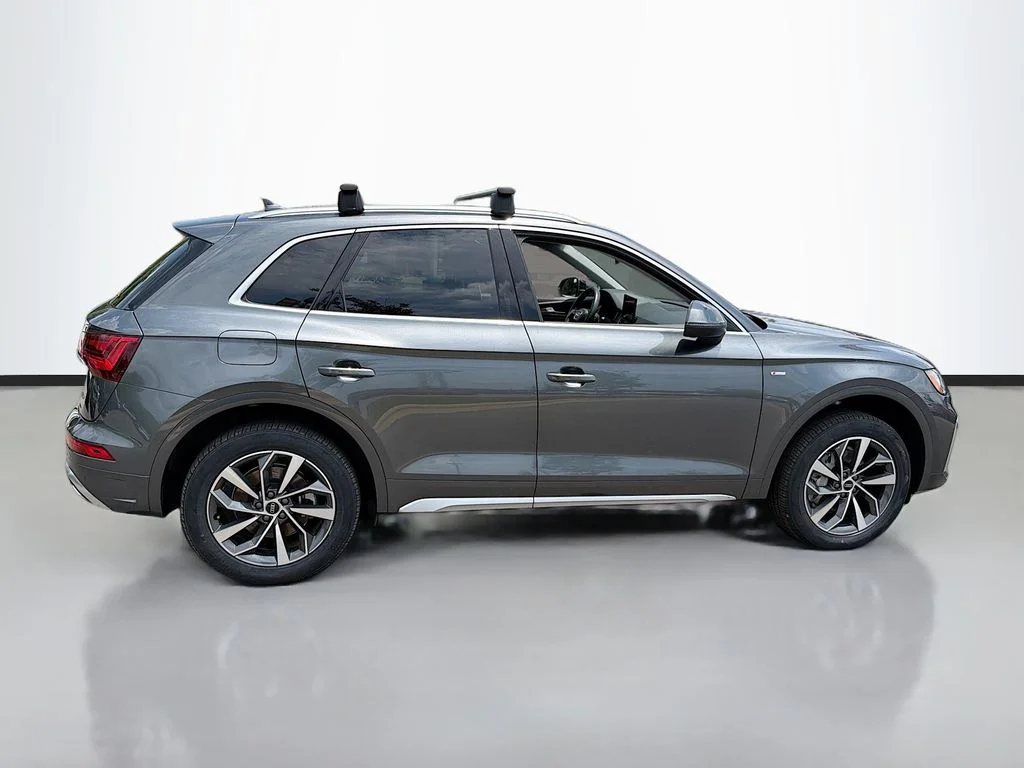 Used 2023 Manhattan Gray Metallic Audi 45 S line Premium image 4