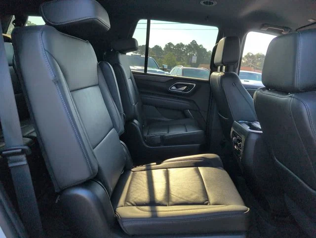 Used 2021 White Chevrolet Z71 image 25
