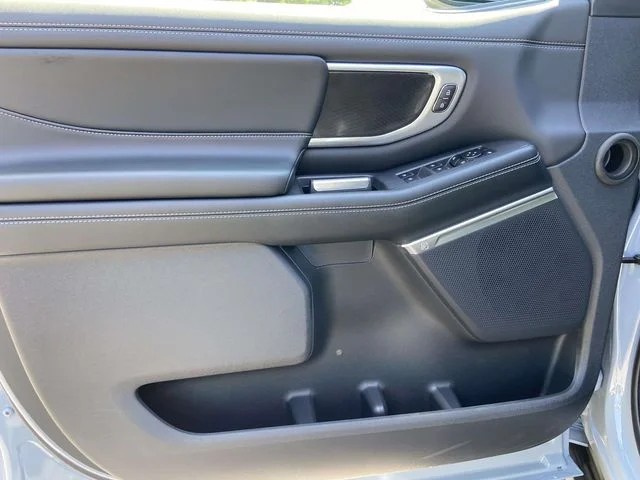 New 2027 Gray Ford Platinum image 15