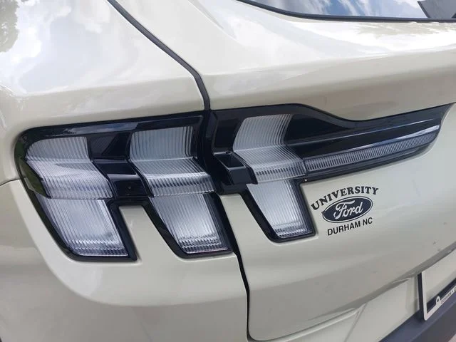 Used 2025 Beige Ford Select image 32