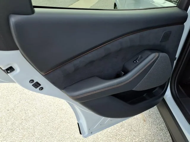 Used 2023 White Ford GT image 11