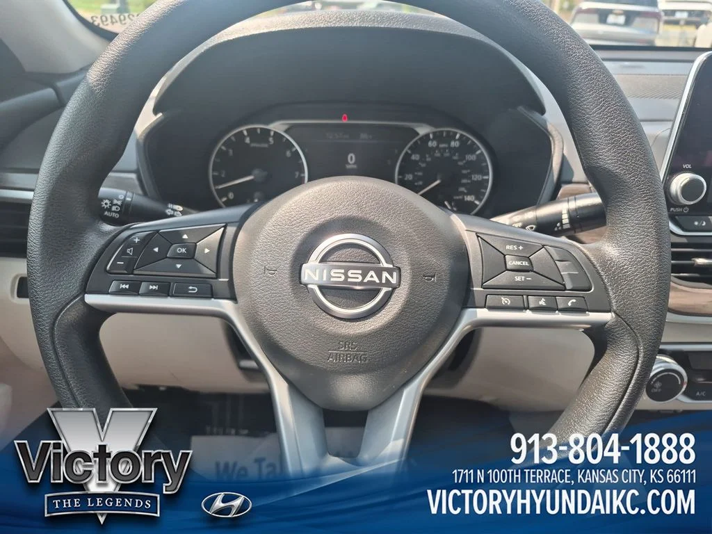 Used 2025 Black Nissan 2.5 SV image 14