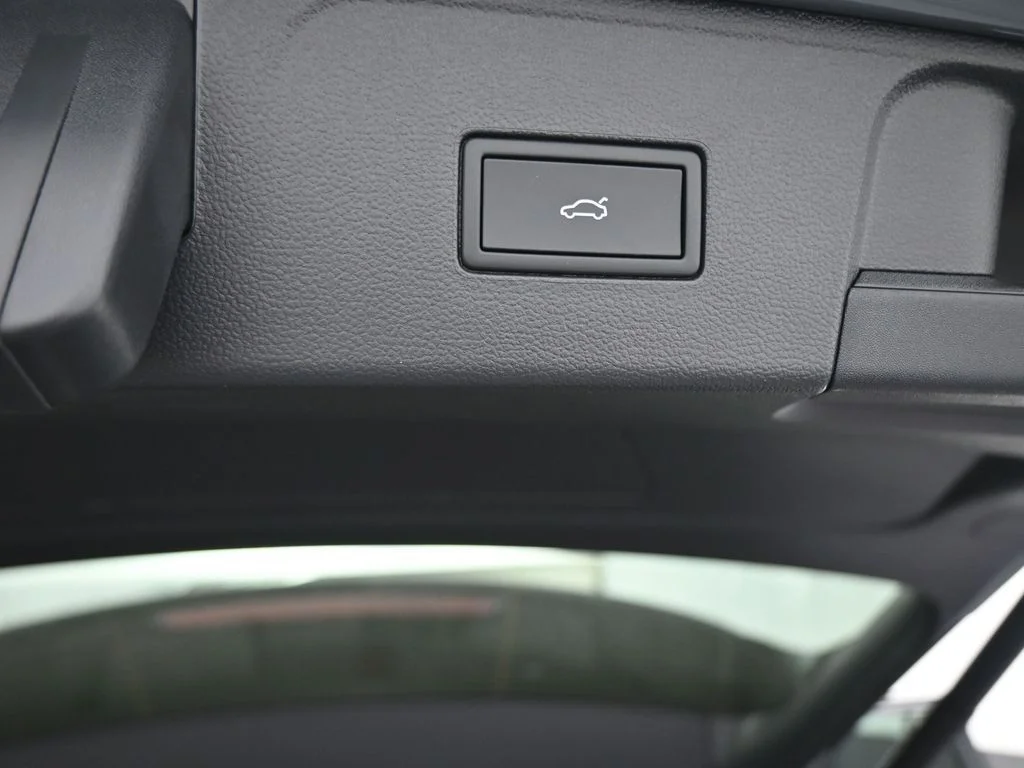 New 2026  Volkswagen 2.0T SEL Premium R-Line image 41