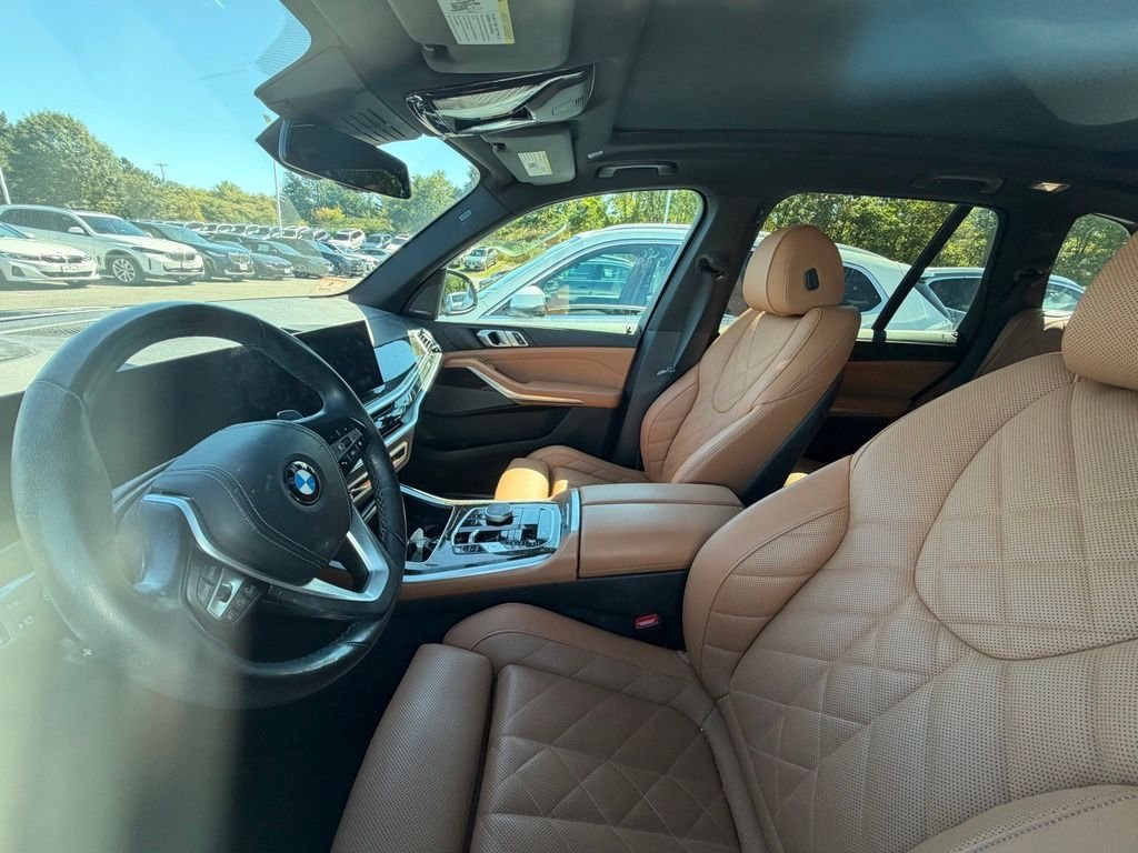 Used 2024 Skyscraper Grey Metallic BMW xDrive40i image 6