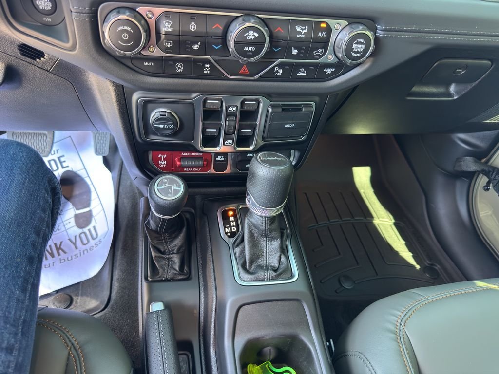 Used 2025 Green Jeep Mojave X image 37