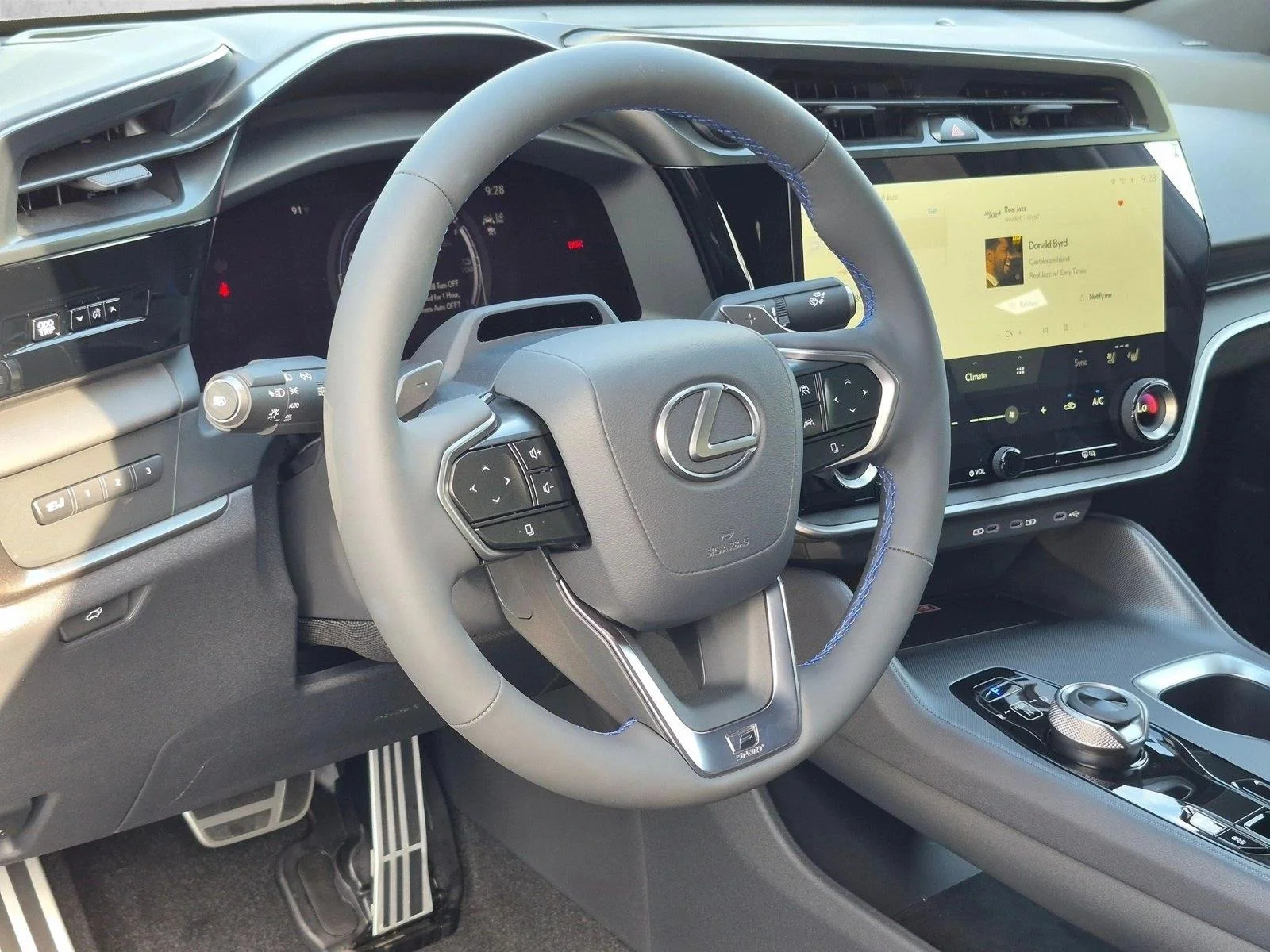 New 2026 Iridium and Black Onyx Lexus  550e F SPORT AWD image 3