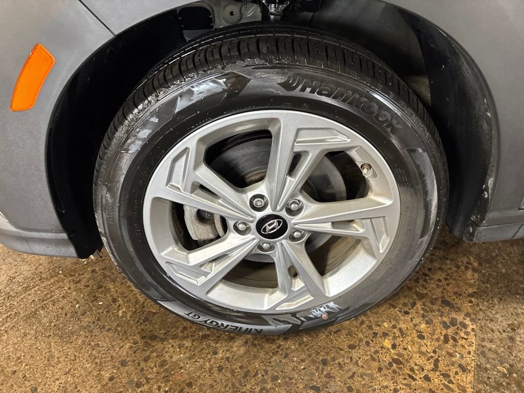 Used 2023 Gray Hyundai SEL image 11