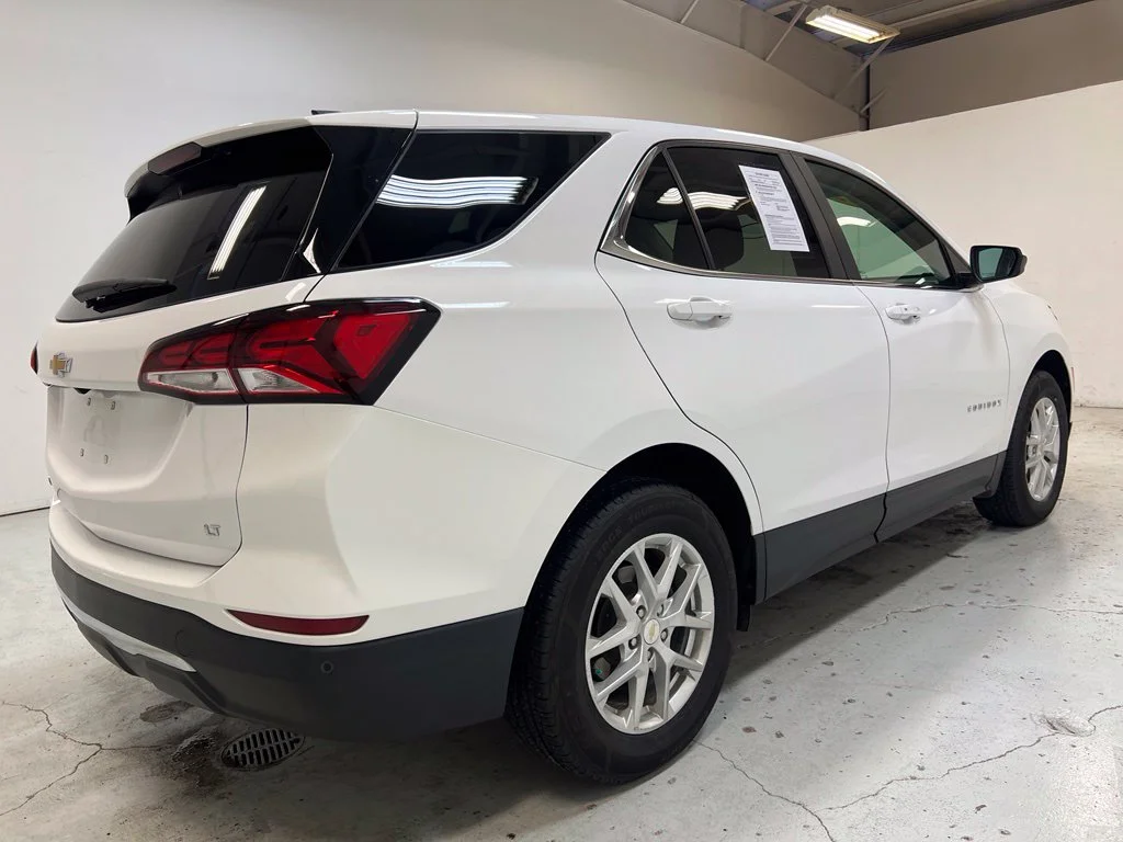 Used 2022 White Chevrolet LT image 9