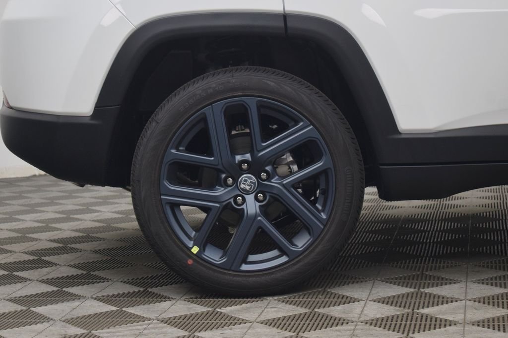 New 2026 Bright White Clear-Coat Exterior Paint Jeep 85th Anniversary Edition image 8