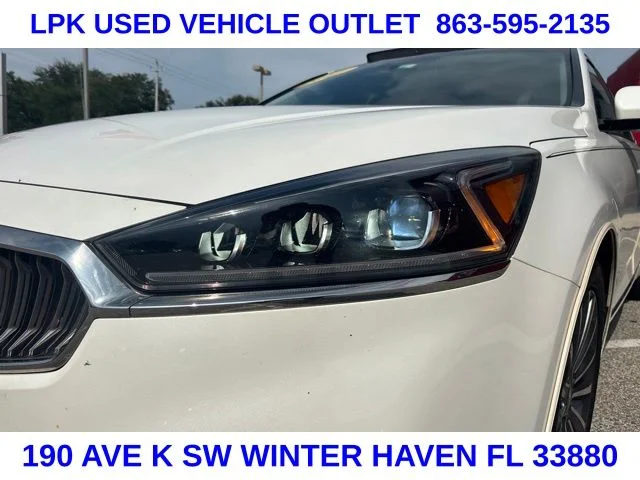 Used 2017 White Kia Technology image 9