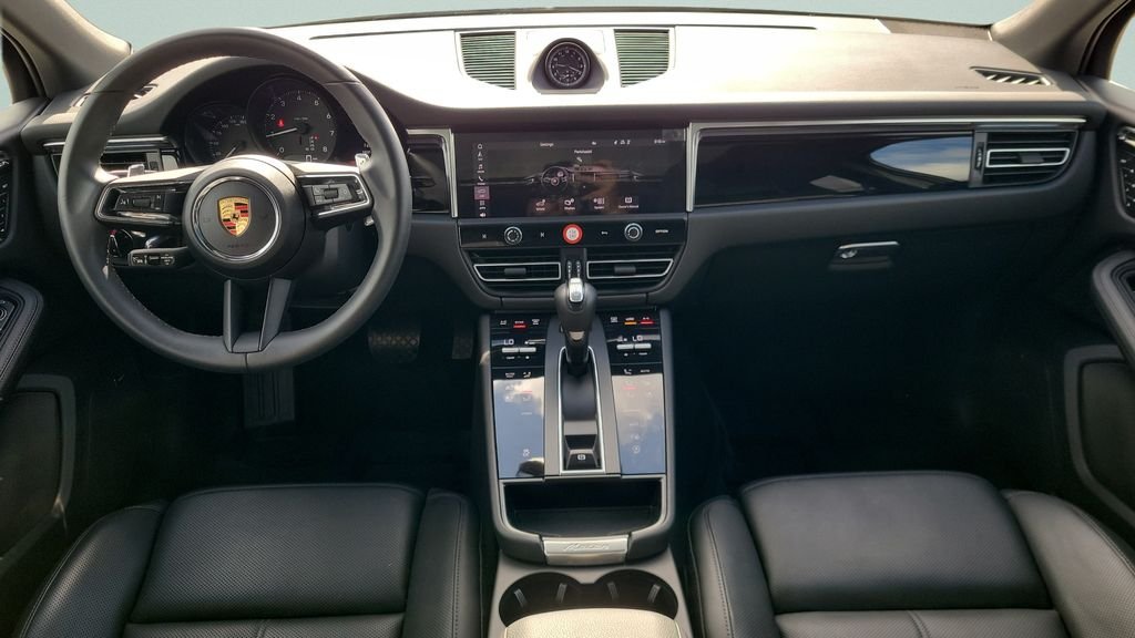Used 2025  Porsche Base image 10