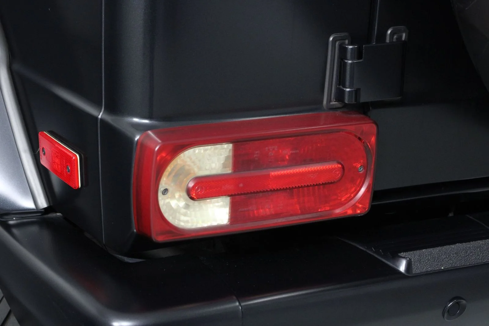 Used 2015 designo Magno Night Black Mercedes-Benz G 63 AMG® image 18