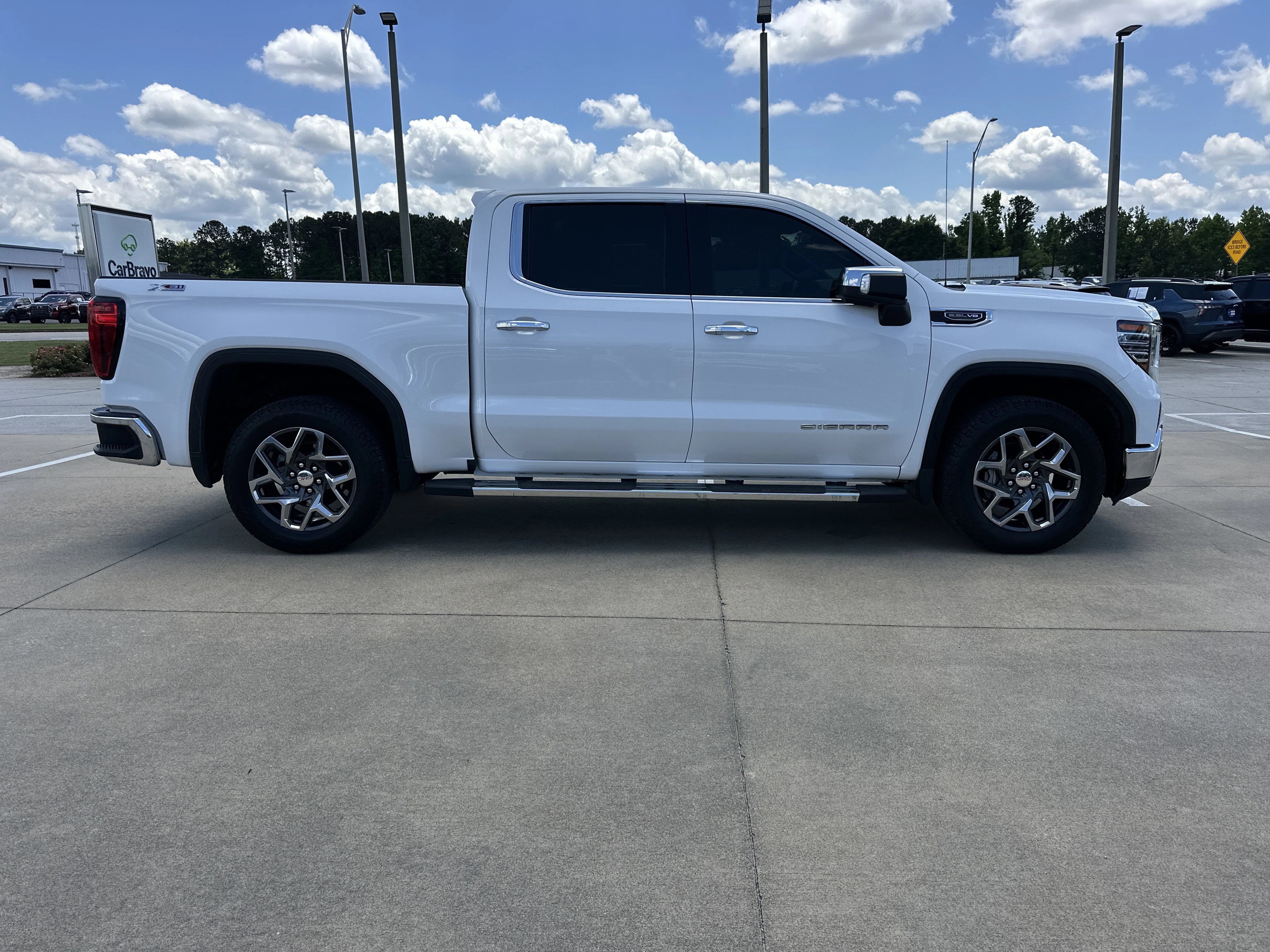 Certified Used 2024 Summit White GMC SLT image 4