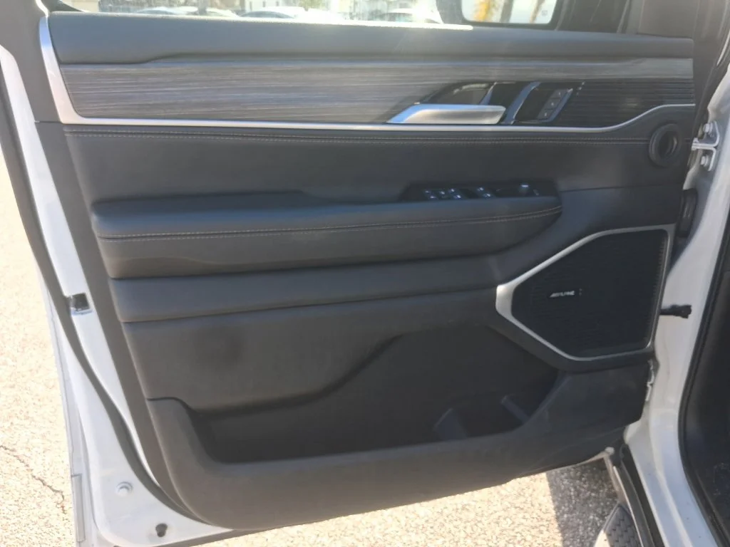 Used 2024 White Jeep Series II image 25