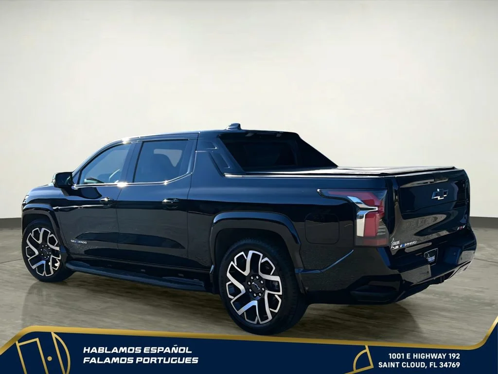 Used 2025 Black Chevrolet RST - Max Range image 4