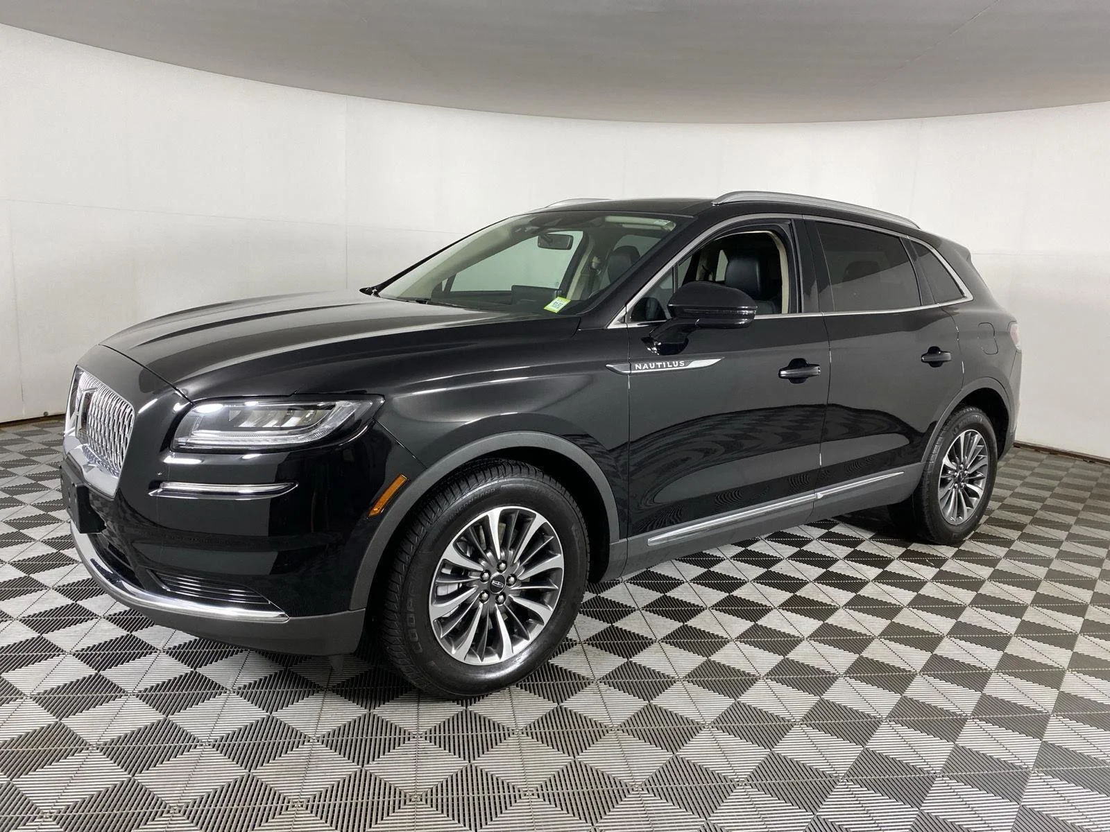 Used 2023 Infinite Black Lincoln Reserve image 6